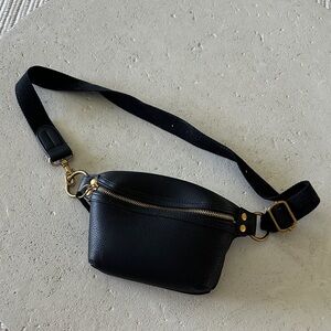 Universal Thread Black Belt Bag with Gold Zipper